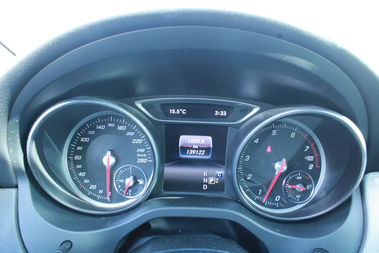 Mercedes-Benz GLA снимка Mercedes-Benz GLA