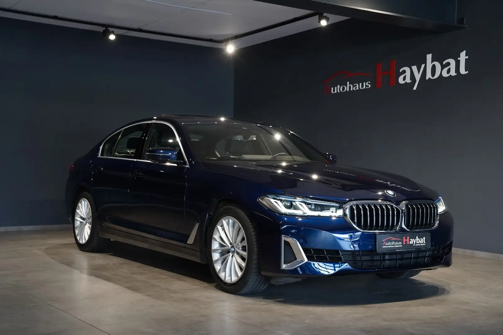 BMW 540 i xDrive Luxury LCProf-Laser-360-HuD-GSD-Exkl Blau - 1
