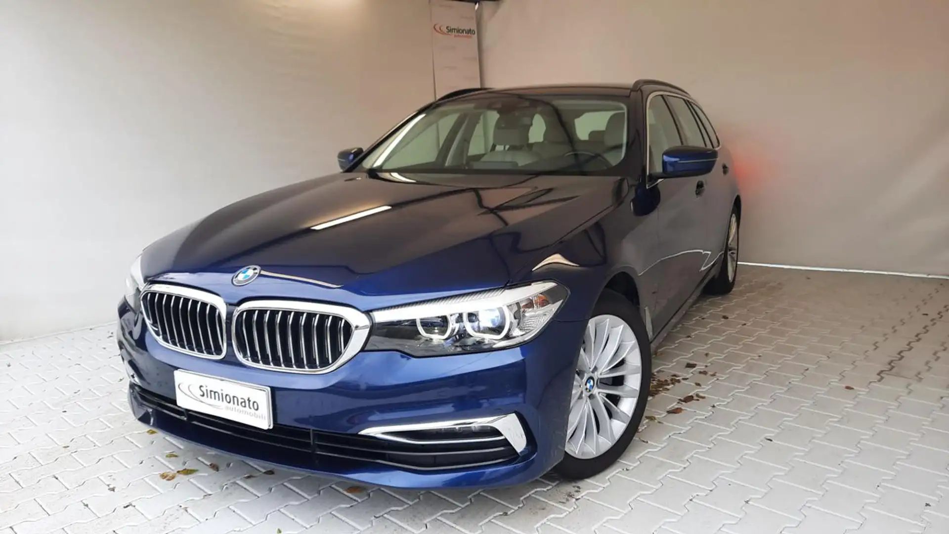 BMW 520 d xDrive Touring Luxury Bleu - 1