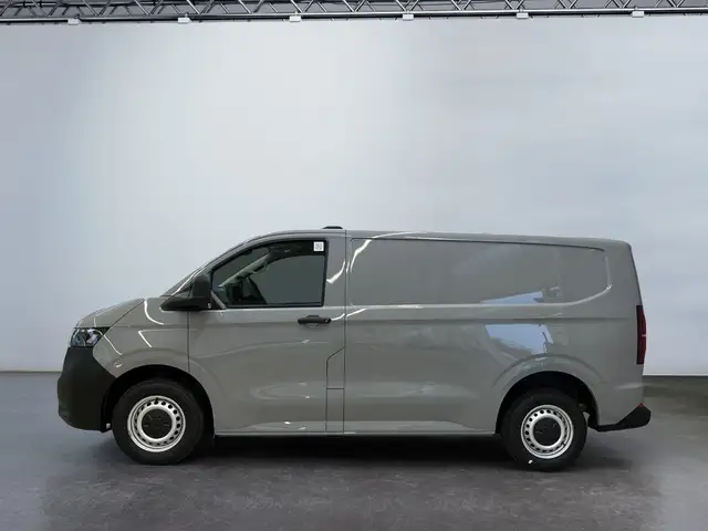 Volkswagen Transporter view 3