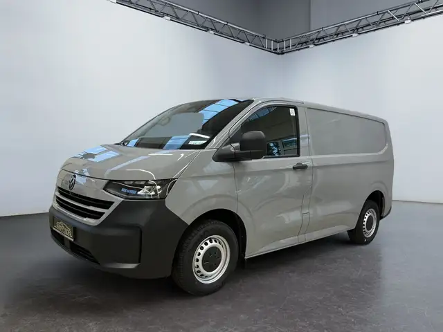 Volkswagen Transporter view 2