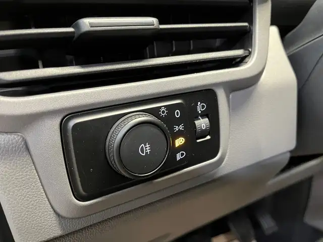Volkswagen Transporter view 19