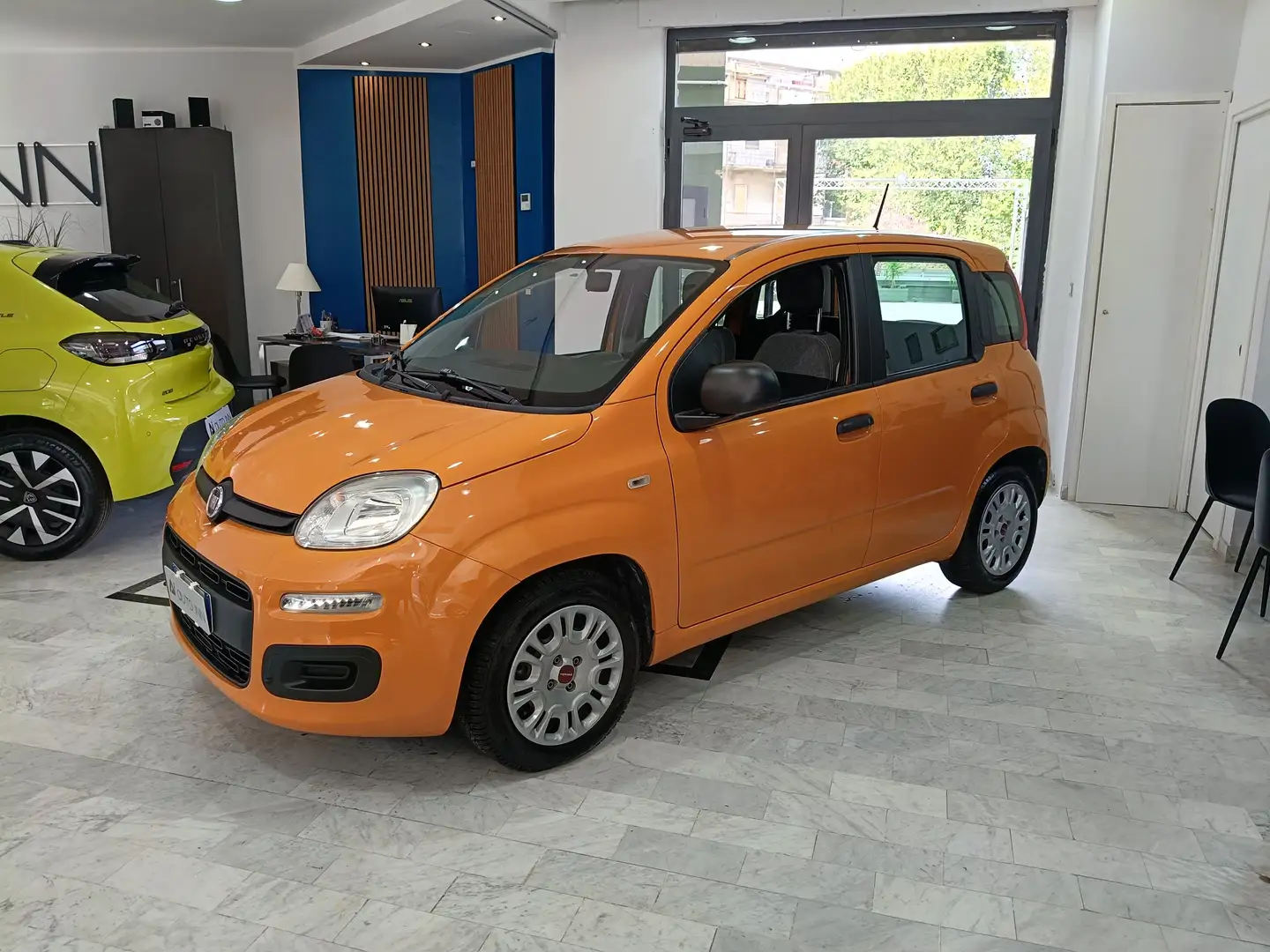 Fiat Panda Panda III 6 marce 1.0 HYBRID (pari a nuovo) Arancione - 2