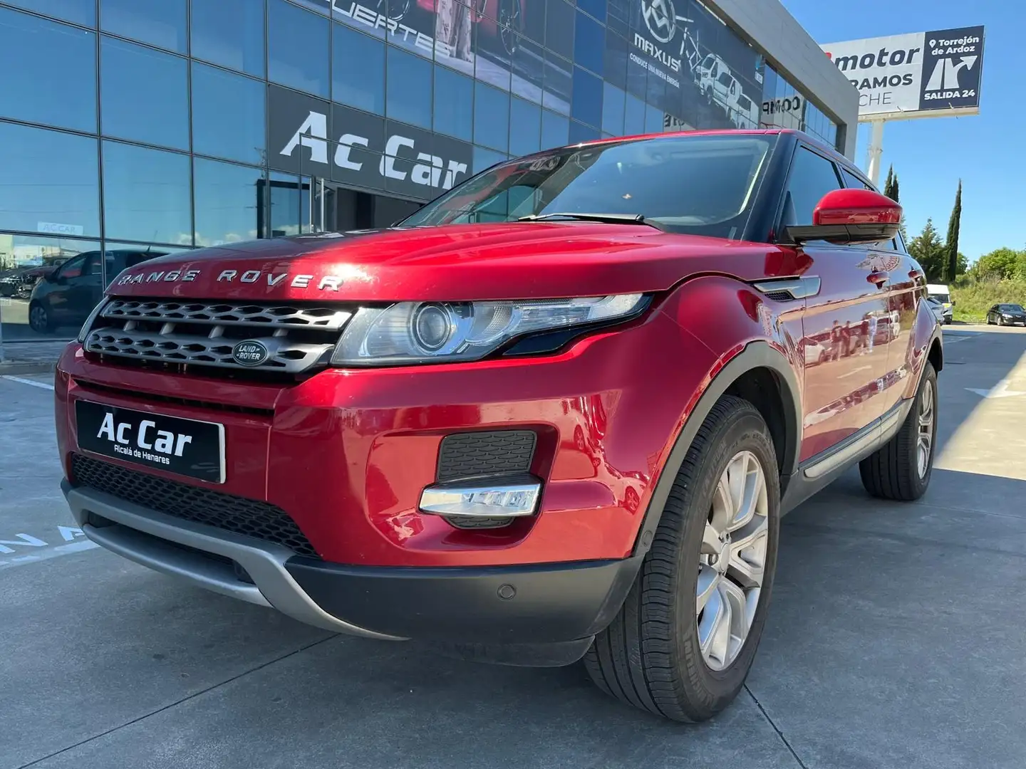 Land Rover Range Rover Evoque 2.2L TD4 Prestige 4x4 Aut. Rojo - 2