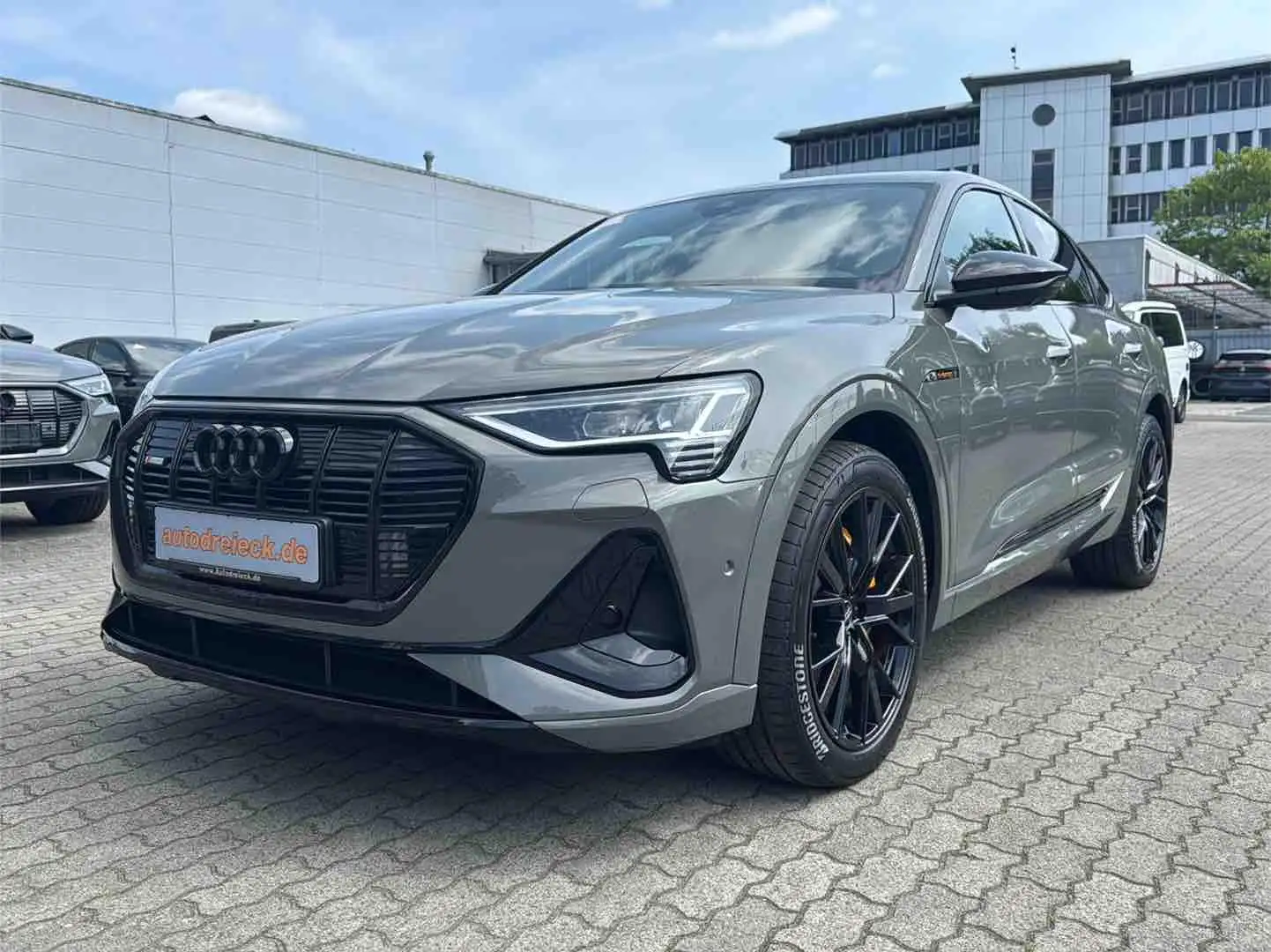 Audi e-tron Sportback 55 2x S line BLACK EDITION ACC Grau - 1