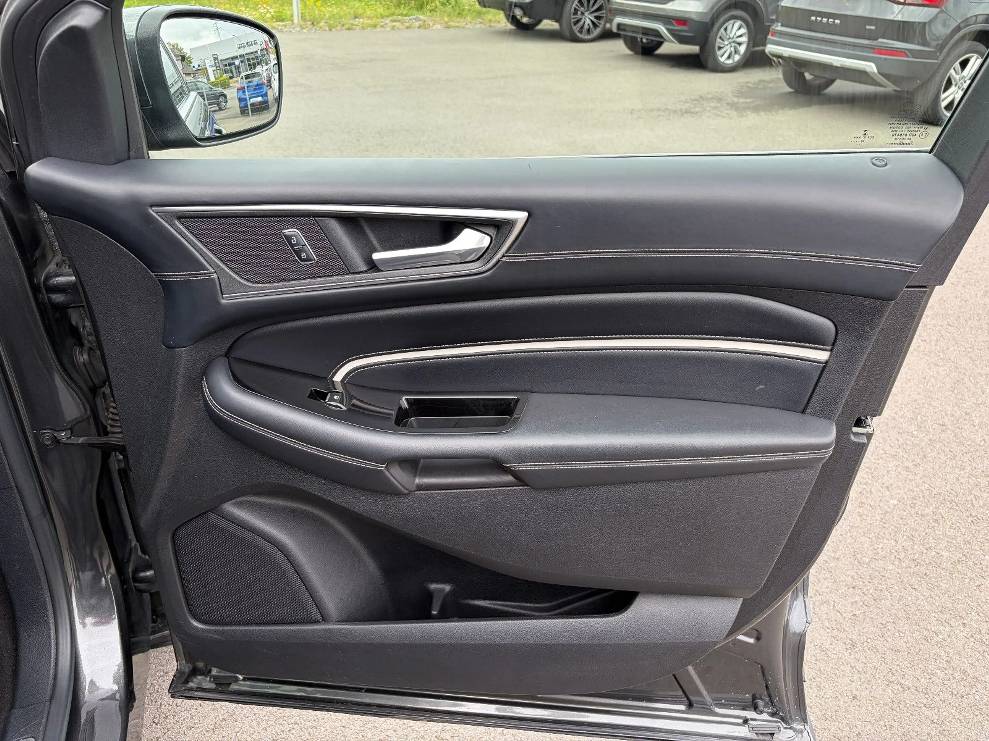 Ford Edge Vignale 4x4 PANO AHK ACC 20" LED NAV KAMERA — photo 34