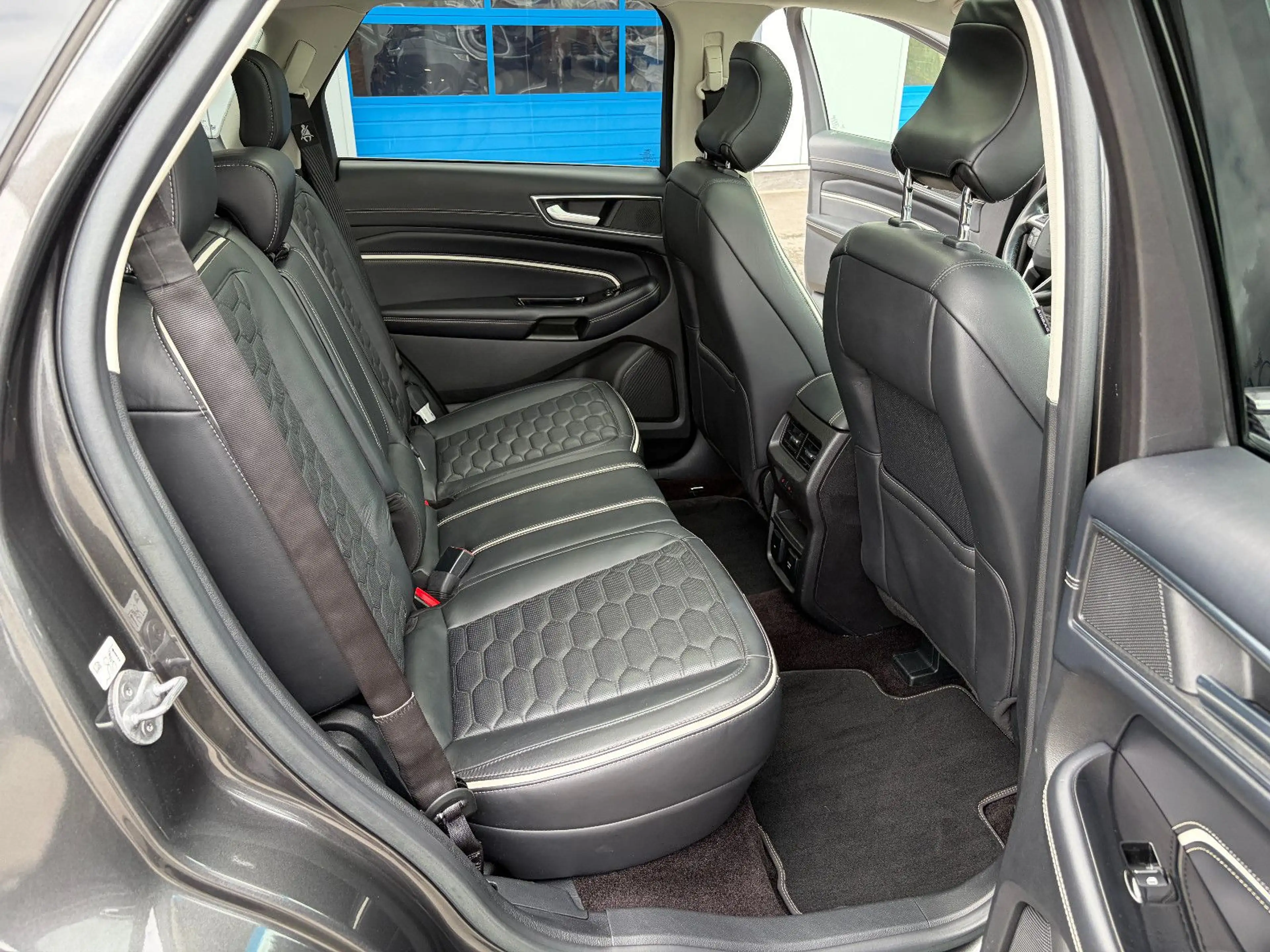 Ford Edge Vignale 4x4 PANO AHK ACC 20" LED NAV KAMERA — photo 30