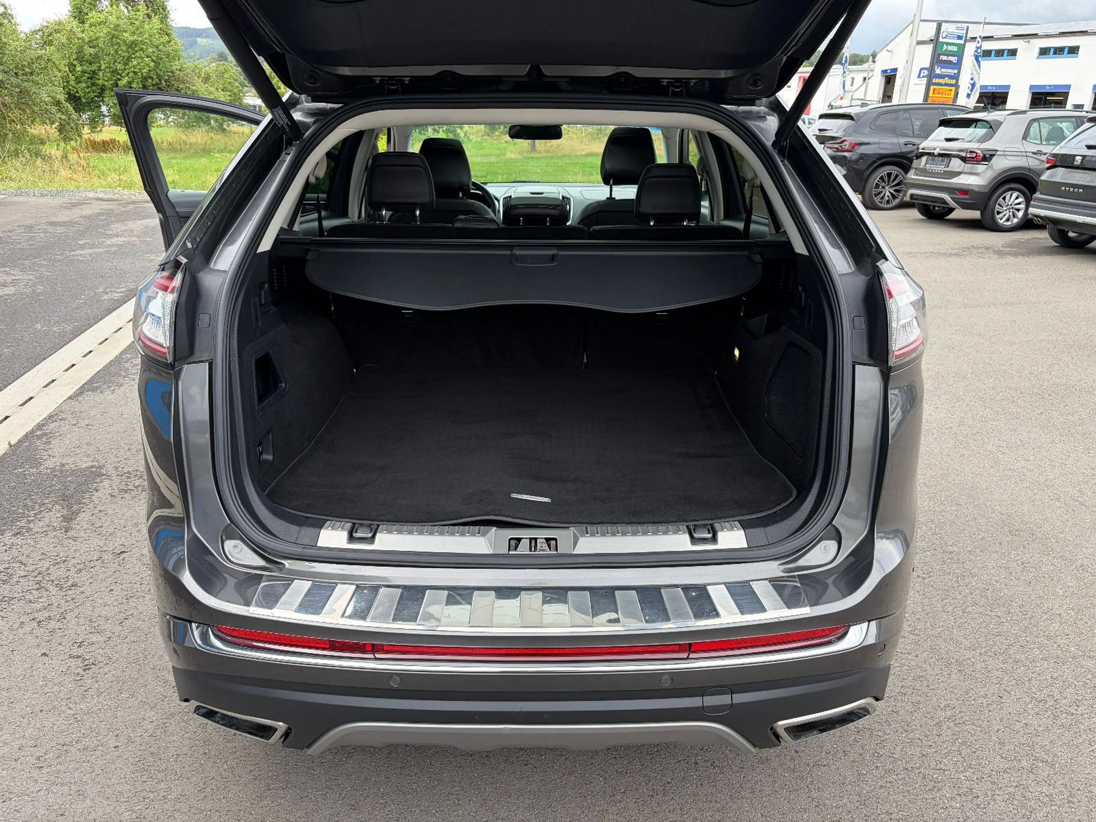 Ford Edge Vignale 4x4 PANO AHK ACC 20" LED NAV KAMERA — photo 27