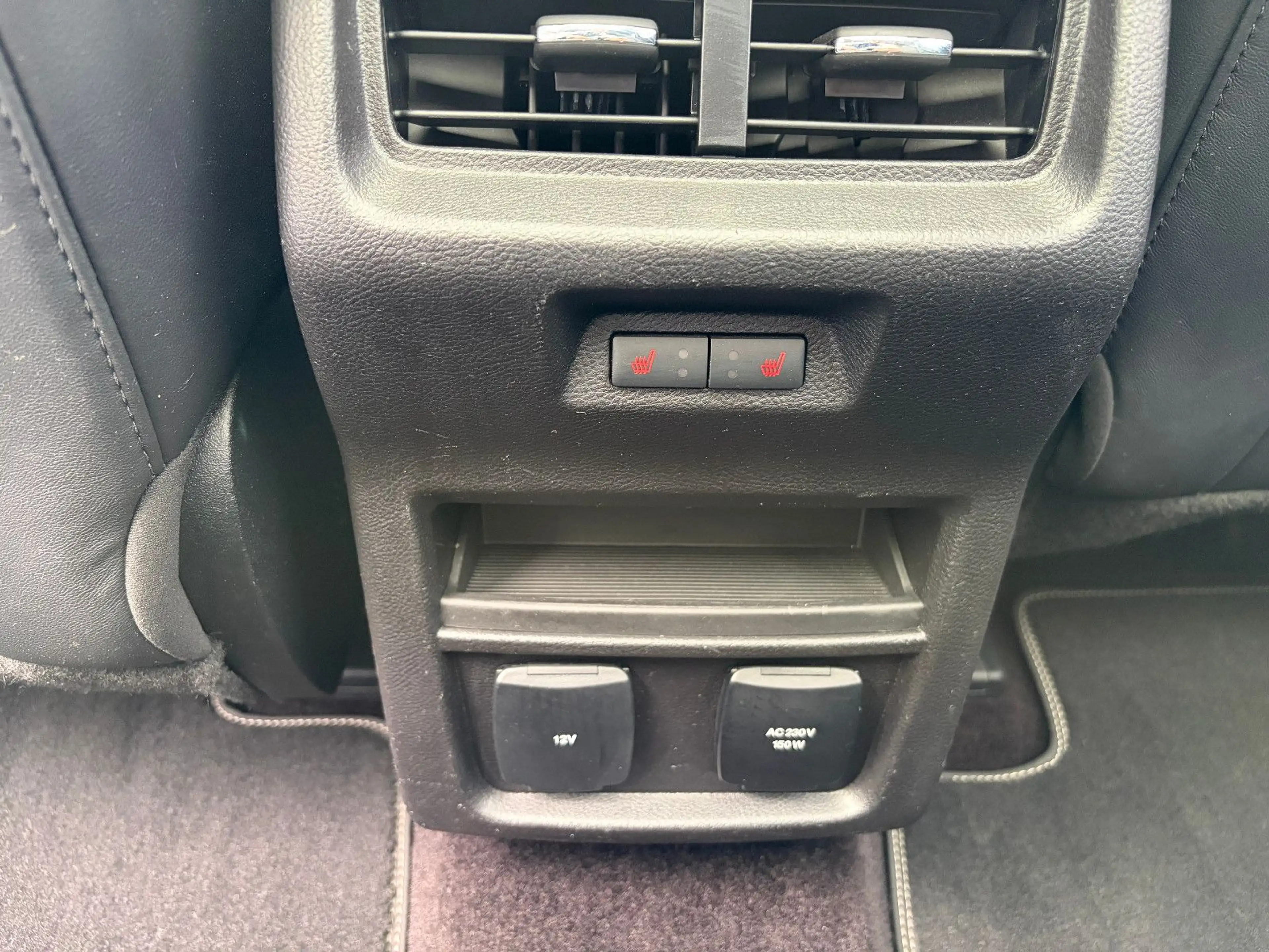 Ford Edge Vignale 4x4 PANO AHK ACC 20" LED NAV KAMERA — photo 26