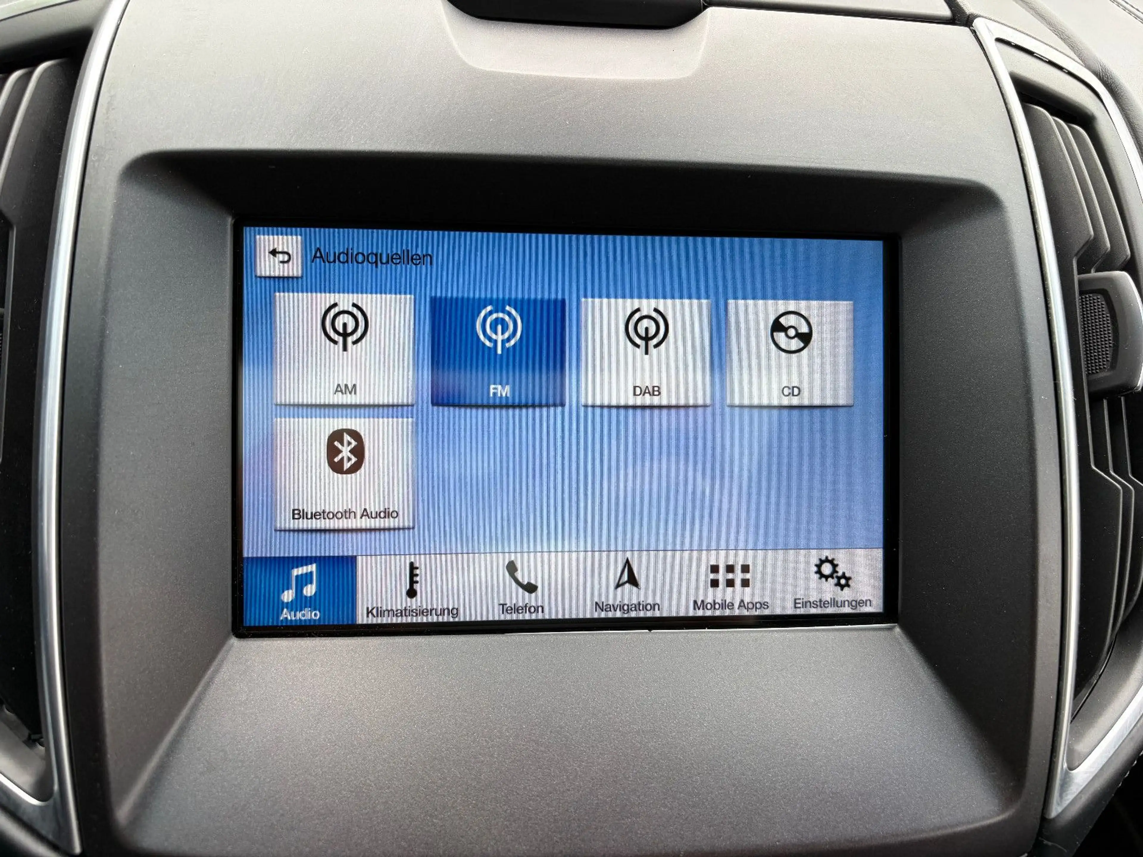 Ford Edge Vignale 4x4 PANO AHK ACC 20" LED NAV KAMERA — photo 40