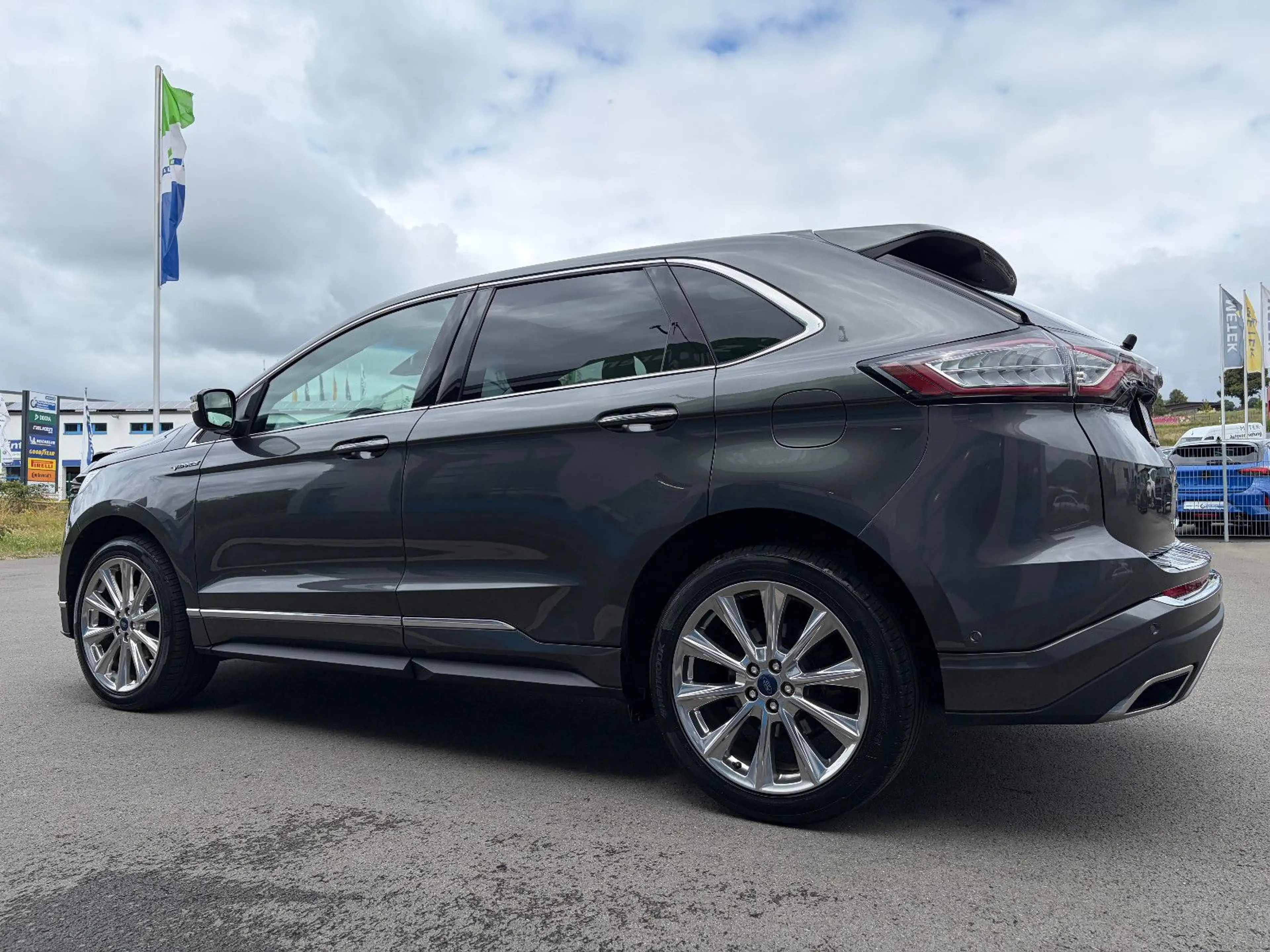 Ford Edge Vignale 4x4 PANO AHK ACC 20" LED NAV KAMERA — photo 10
