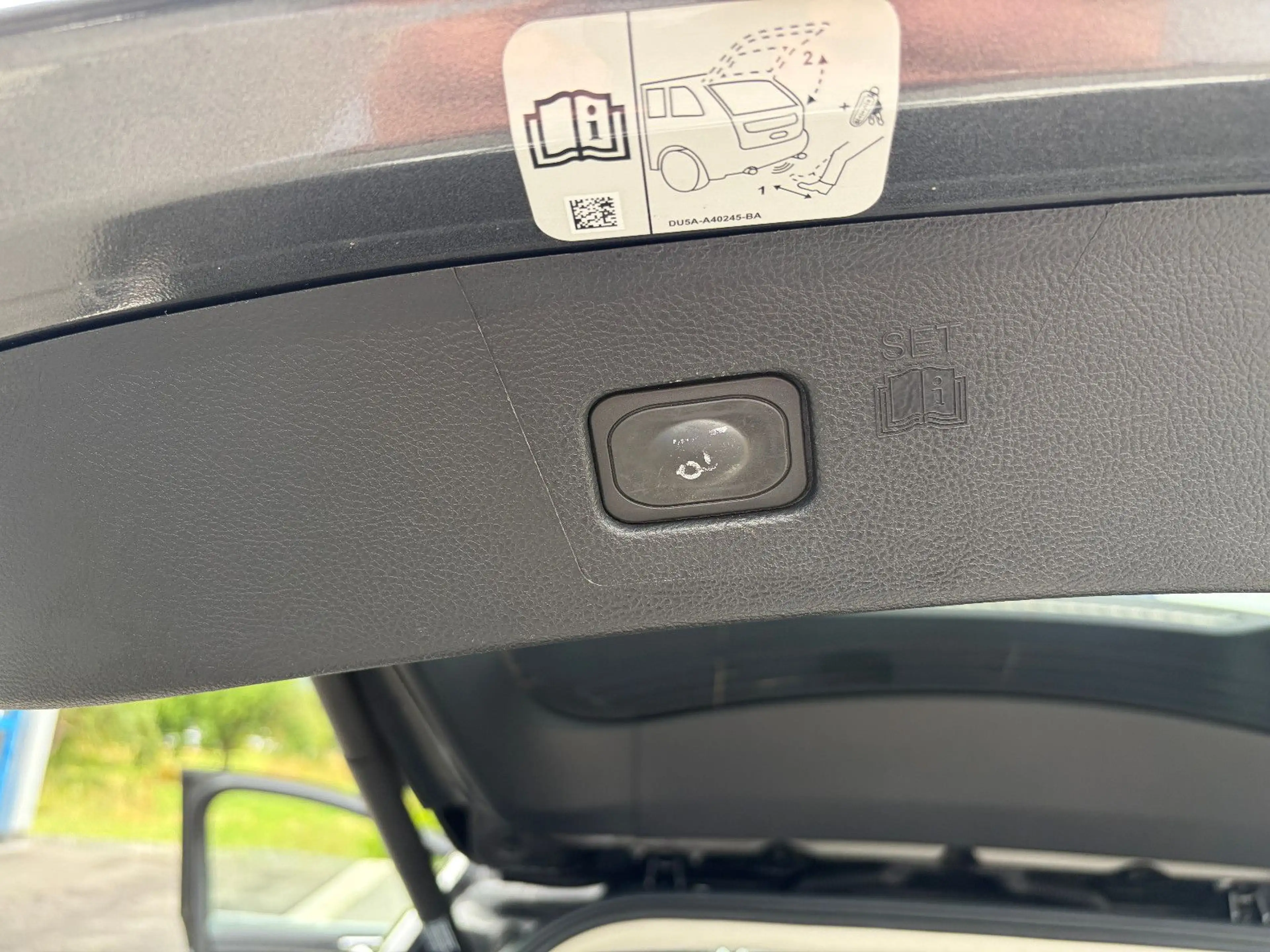 Ford Edge Vignale 4x4 PANO AHK ACC 20" LED NAV KAMERA — photo 28
