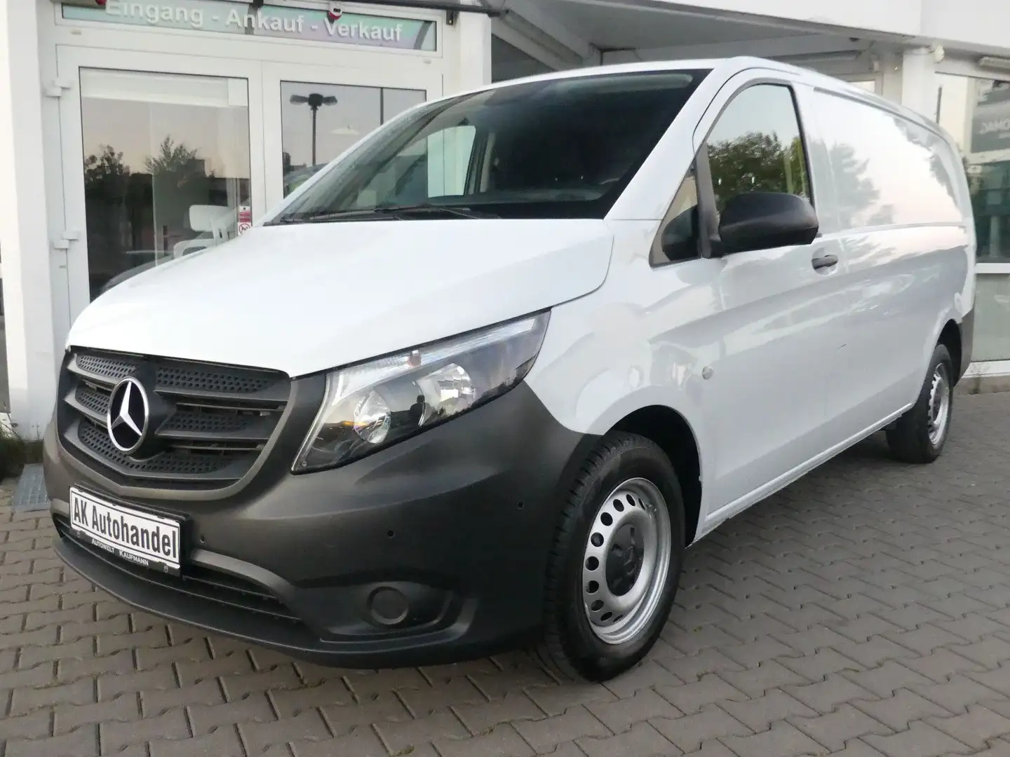 Mercedes-Benz Vito Kasten lang AHK Navi Kamera Weiß - 1