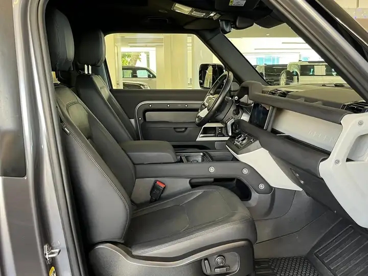 Land Rover Defender 2023, foto 9