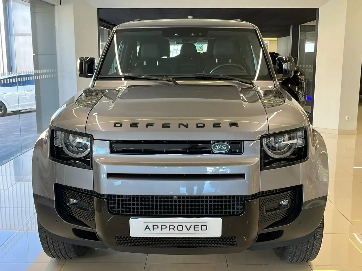 Land Rover Defender 90 3.0D l6 MHEV SE AWD Aut. 250 Gris - 2