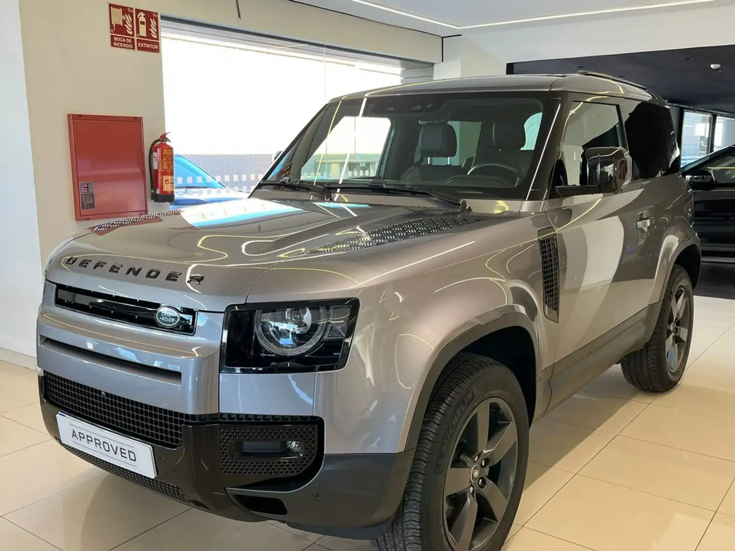 Land Rover Defender 90 3.0D l6 MHEV SE AWD Aut. 250 Gris - 1