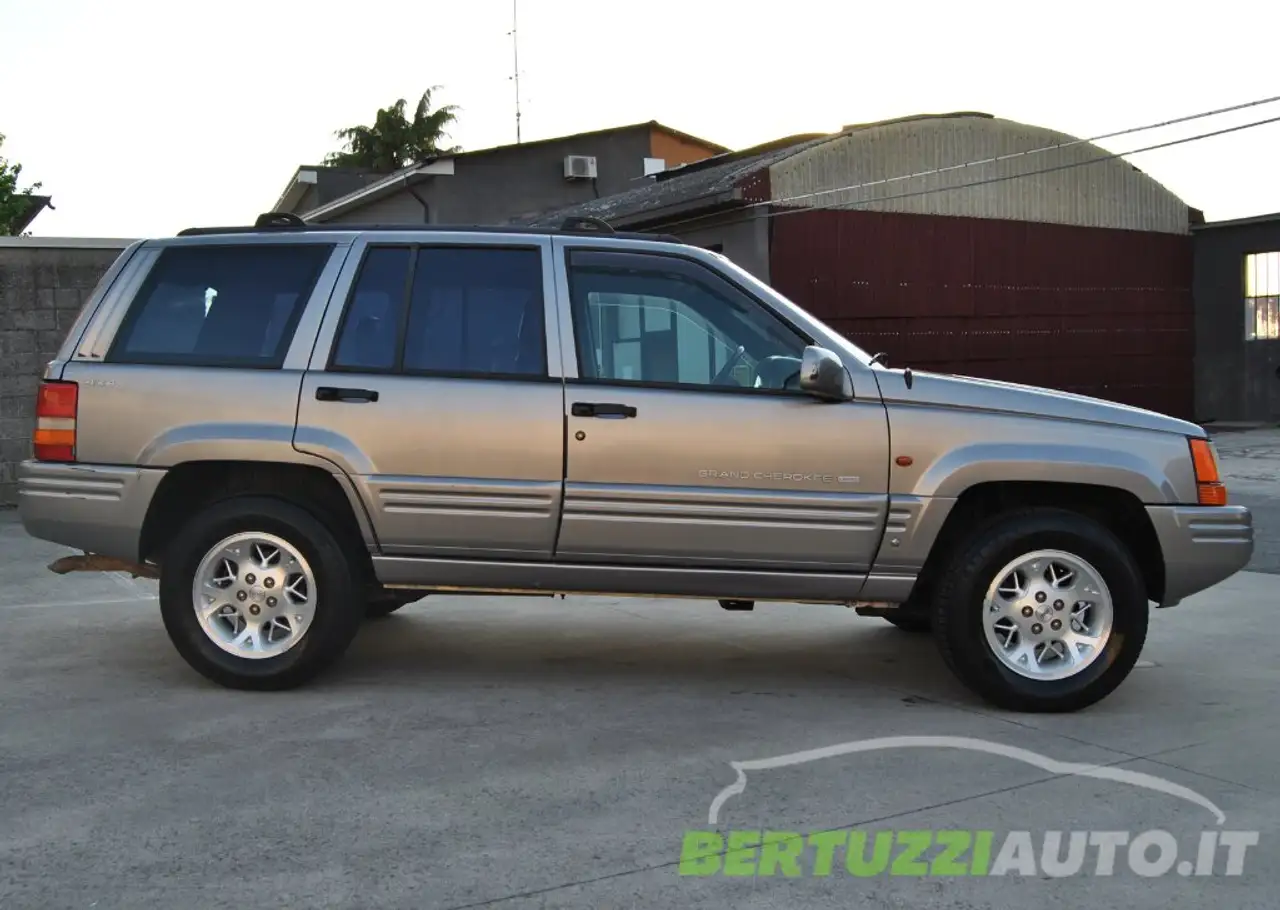Jeep Grand Cherokee 5p. 2.5 td Limited Iscrivibile ASI Manuale, foto 4