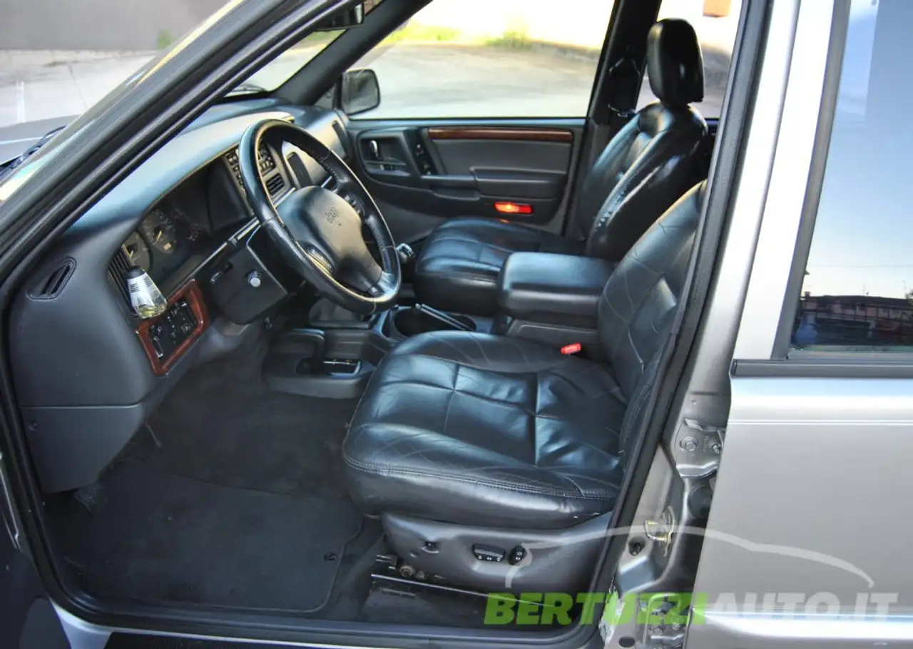 Jeep Grand Cherokee 5p. 2.5 td Limited Iscrivibile ASI Manuale, foto 8
