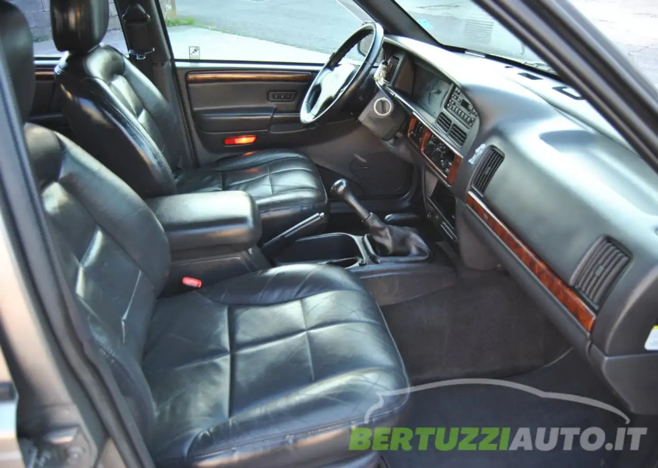 Jeep Grand Cherokee 5p. 2.5 td Limited Iscrivibile ASI Manuale, foto 12