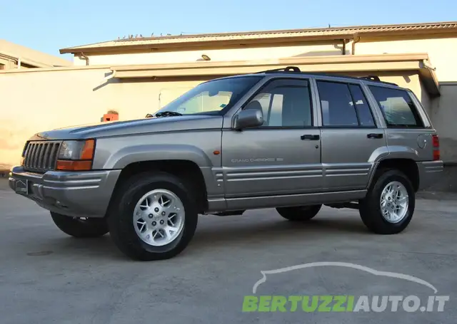 Jeep Grand Cherokee 5p. 2.5 td Limited Iscrivibile ASI Manuale