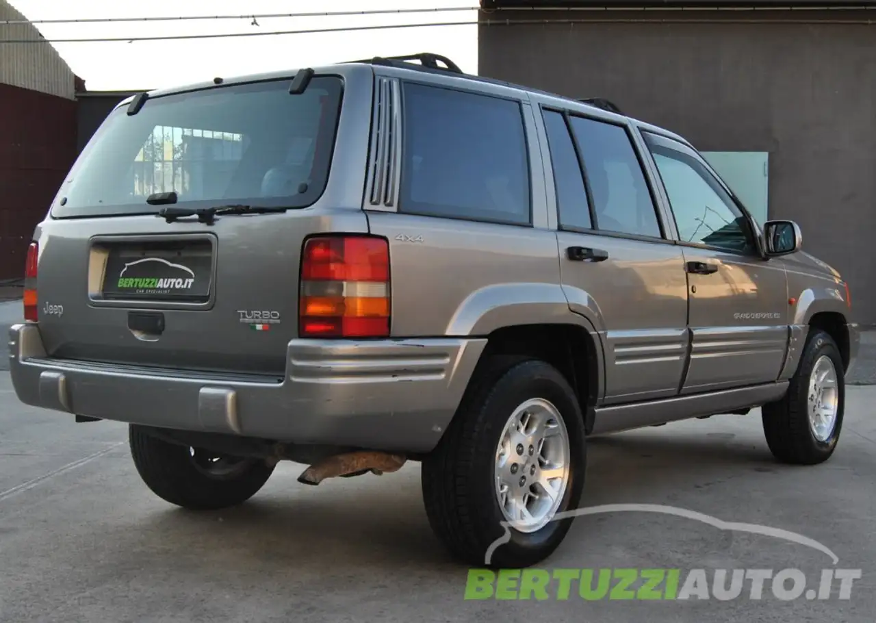 Jeep Grand Cherokee 5p. 2.5 td Limited Iscrivibile ASI Manuale, foto 5