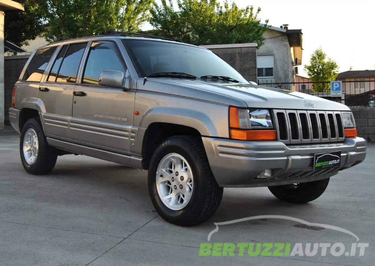 Jeep Grand Cherokee 5p. 2.5 td Limited Iscrivibile ASI Manuale, foto 3
