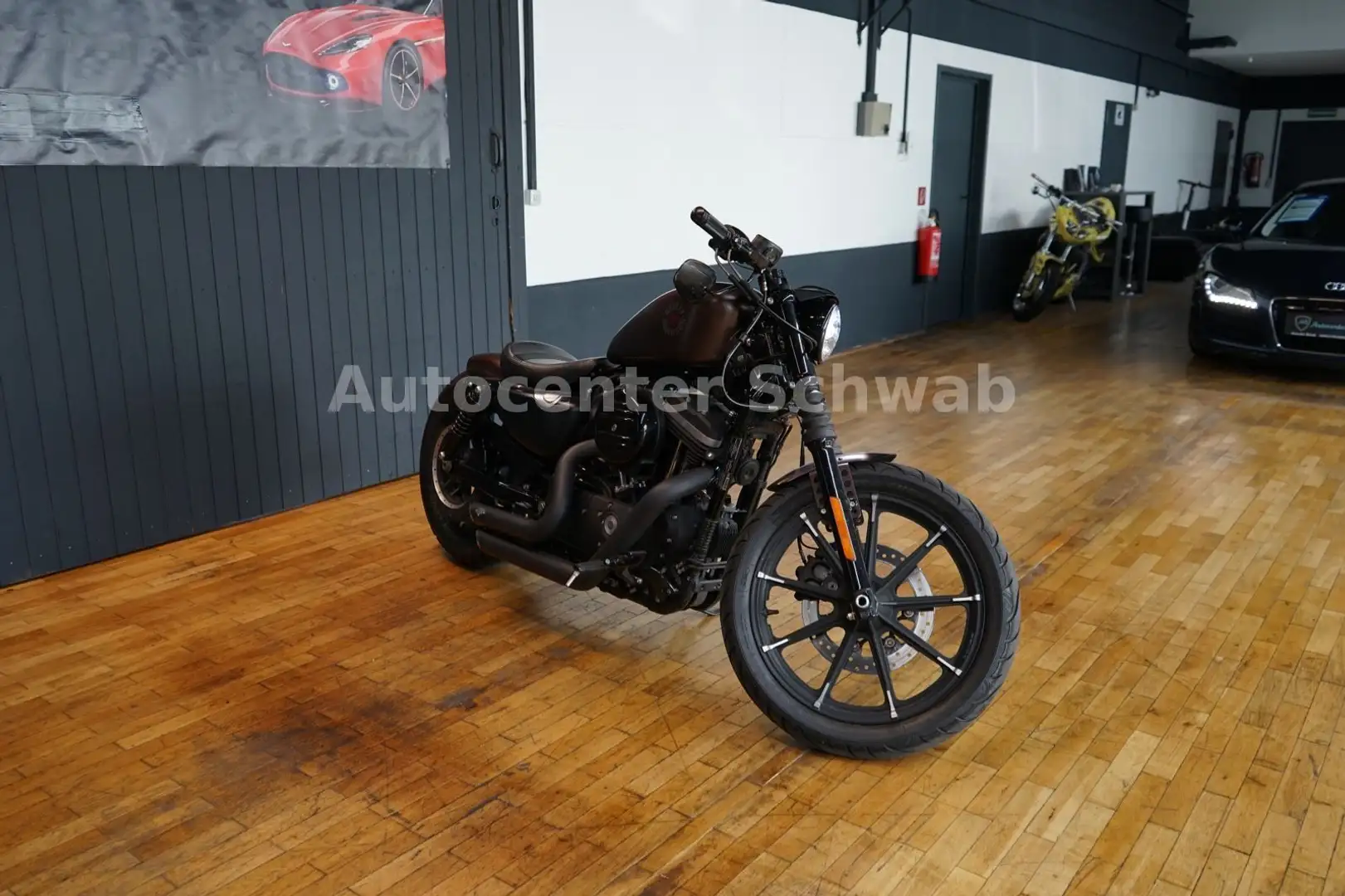 Harley-Davidson Iron 883 Maro - 2