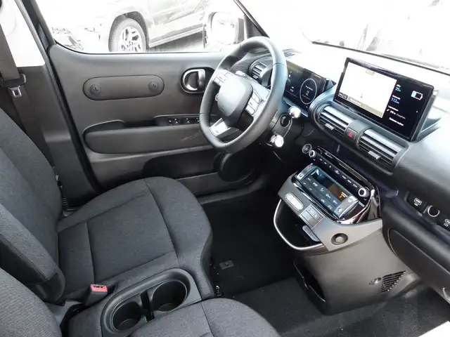 Hyundai Inster view 4