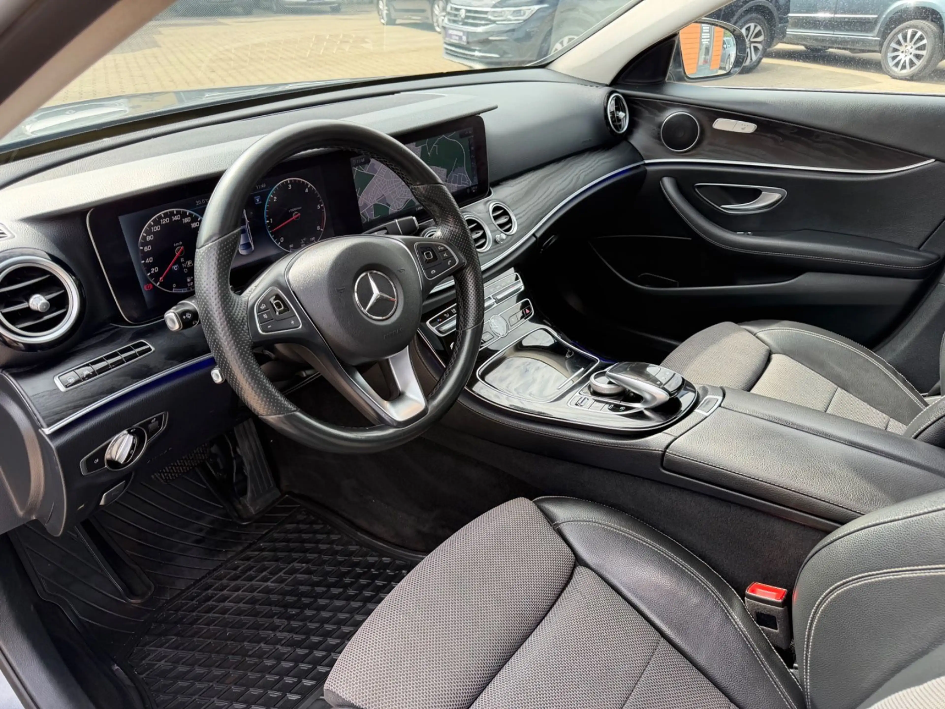 Mercedes-Benz E 350 d 4Matic/LED/EURO6/NAVI/TEMPOMAT/AHK — photo 10