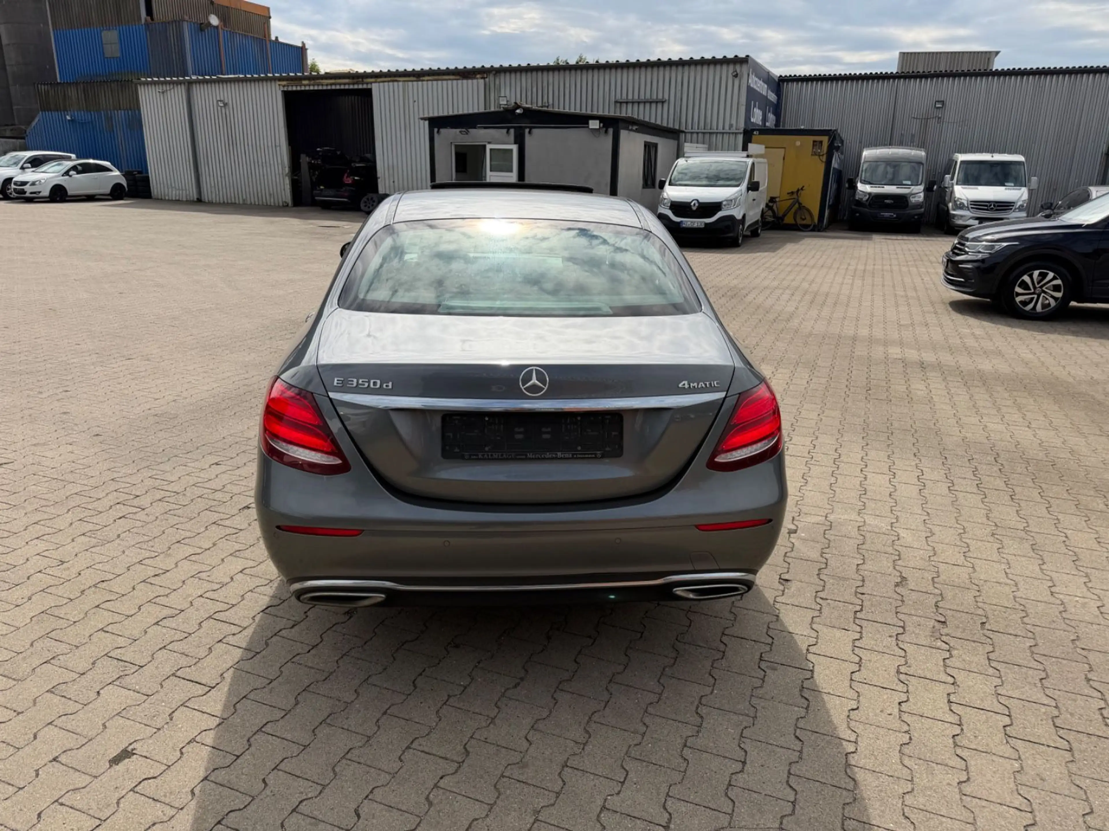 Mercedes-Benz E 350 d 4Matic/LED/EURO6/NAVI/TEMPOMAT/AHK — photo 6