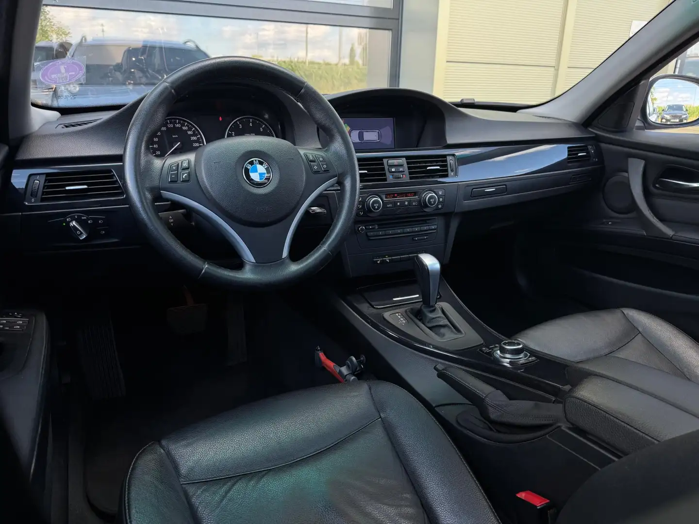 BMW 320 3-serie Touring 320i|Automaat|Pano|Stoelvw|Leder|P Grigio - 2