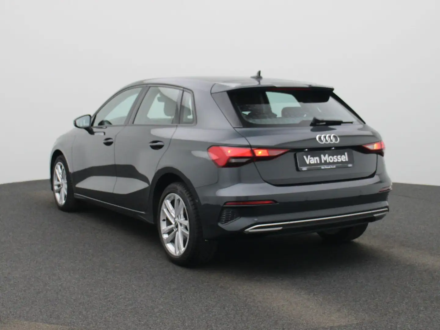 Audi A3 Sportback 2.0 35 TDi 110kW S tronic Advanced BE Ad Grijs - 2