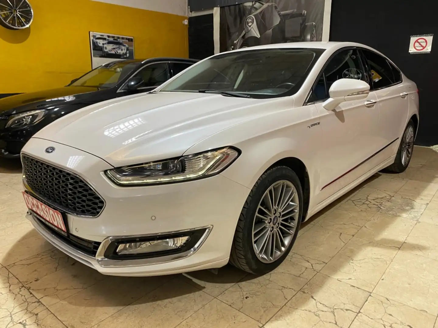 Ford Mondeo Vignale Sedán 2.0 HEV Beżowy - 1