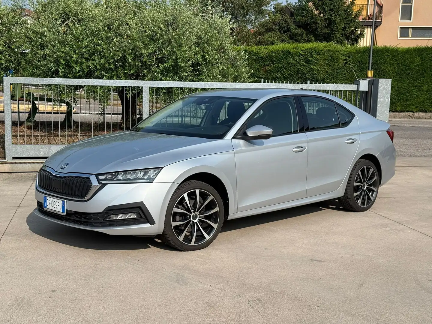 Skoda Octavia 2.0 TDI EVO Executive 150 CV DSG IVA ESPOSTA Zilver - 1