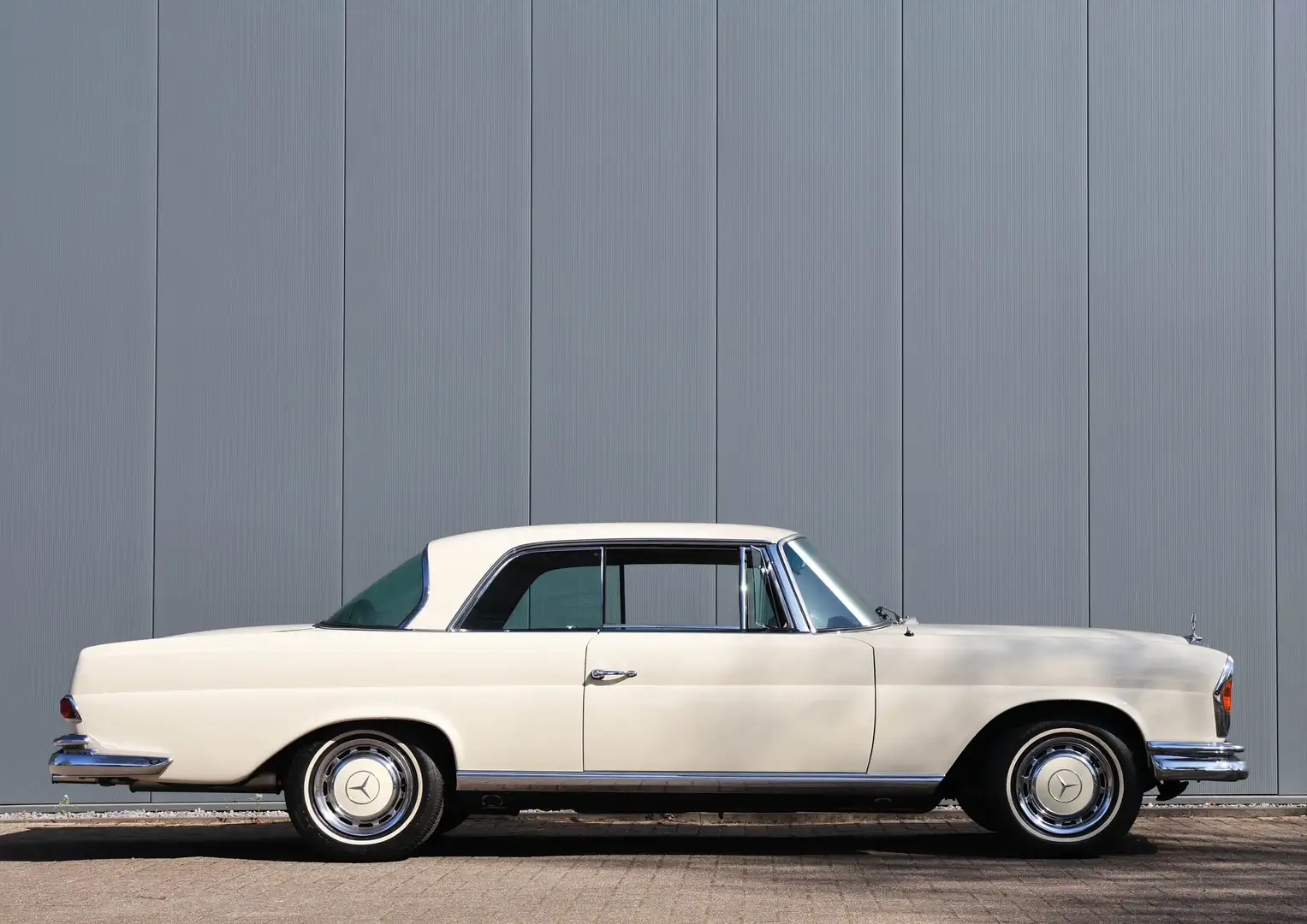 Mercedes-Benz 280 se Fekete - 1