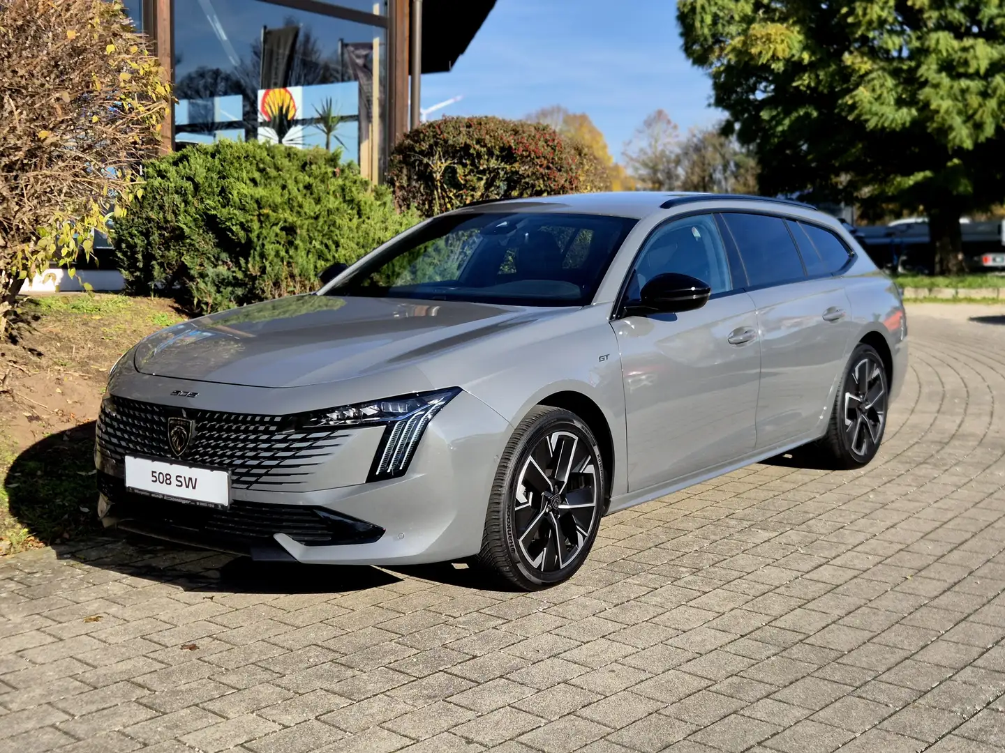 Peugeot 508 SW GT BlueHDi 130 EAT8 - Night Vision/Matrix-LED Grau - 2