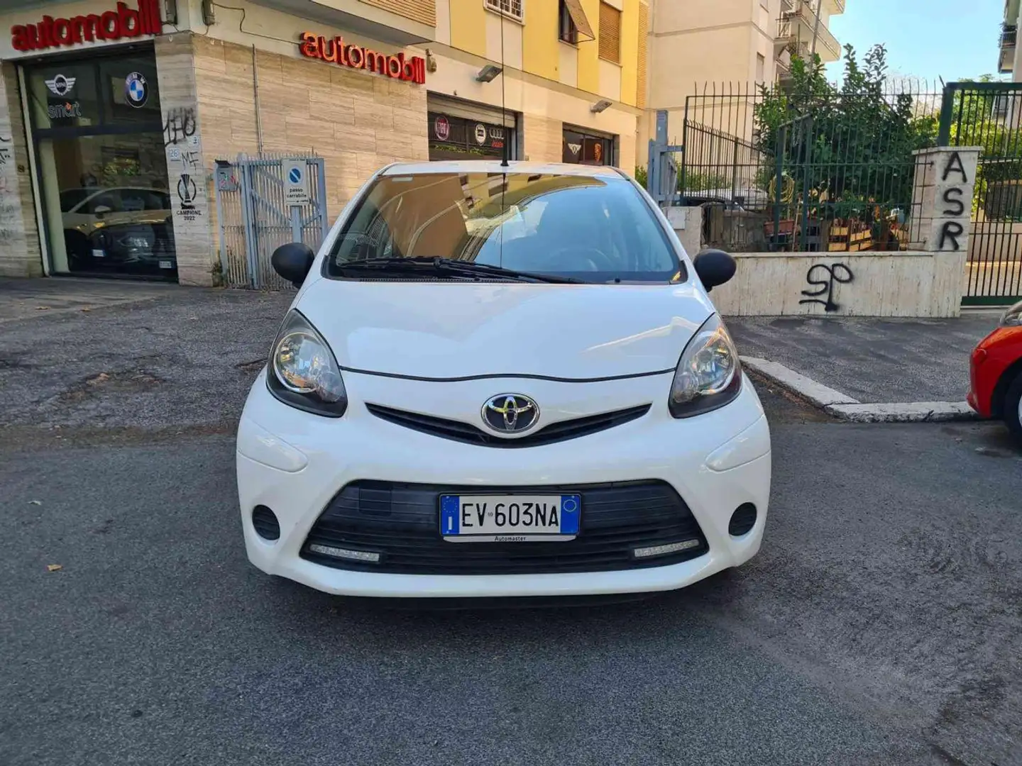 Toyota Aygo 1.0 12V VVT-i 5 porte Active Connect Bianco - 2