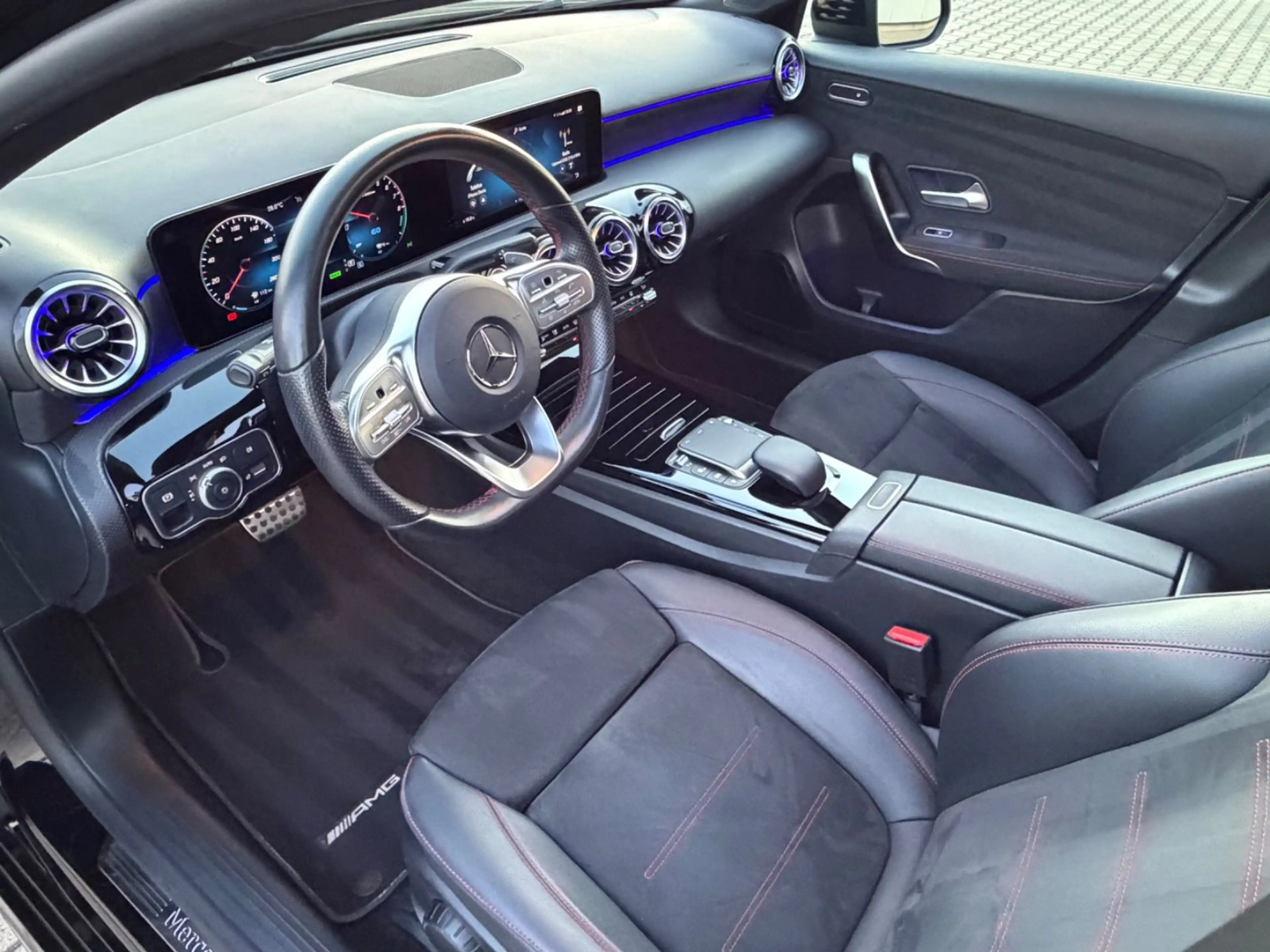 Mercedes-Benz A 250 e Lim AMG Pano Night Ambiente Wide 1Hd Kam — photo 11