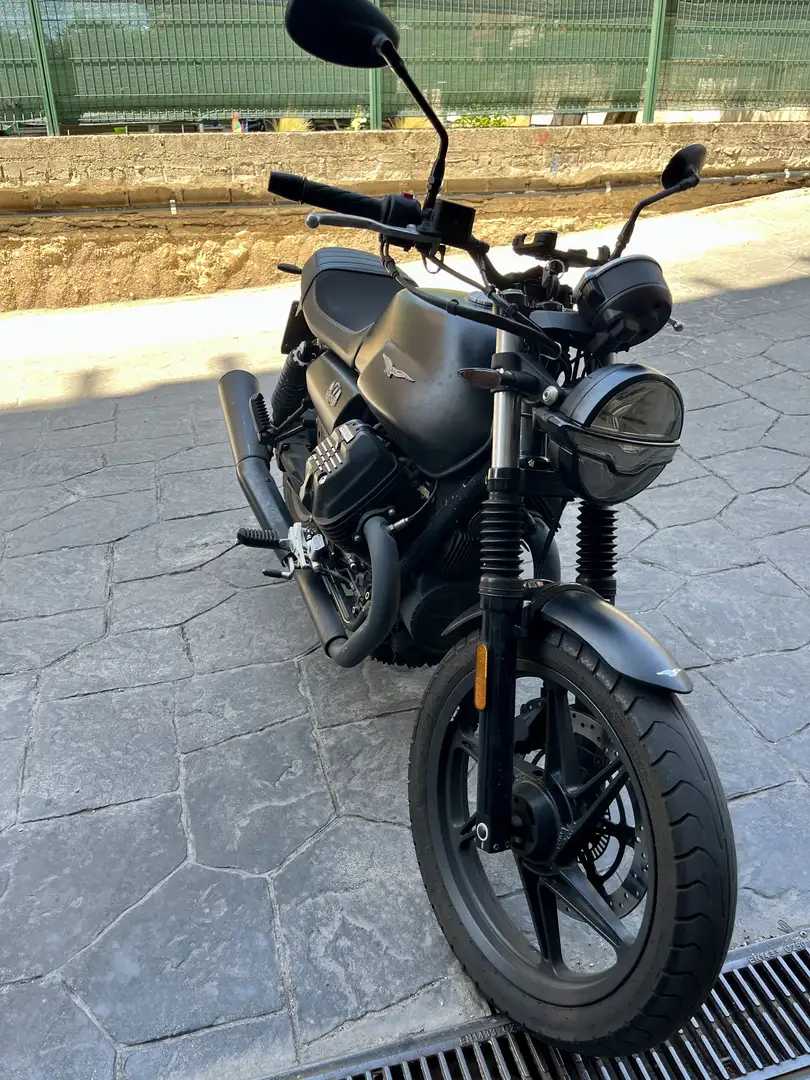 Moto Guzzi V 7 - 1