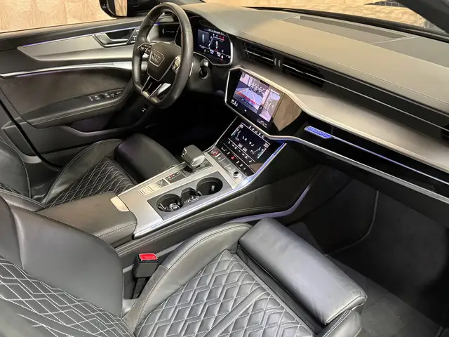 Audi S6 view 10