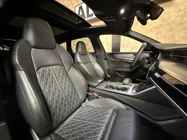 Audi S6 view 11