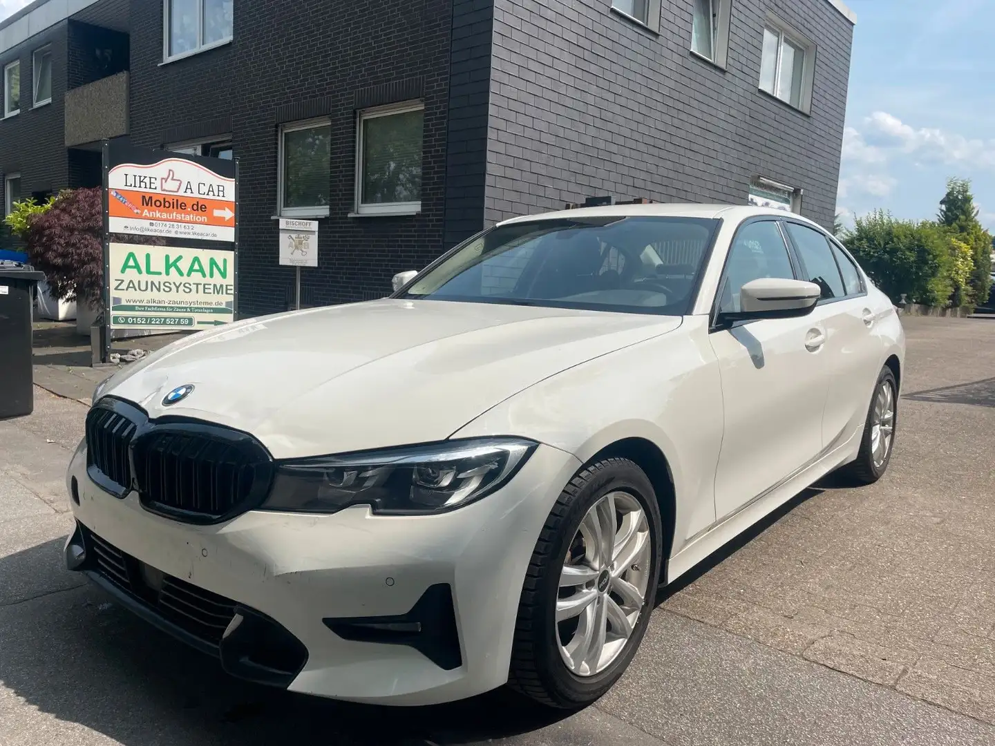 BMW 330 d Sport Line Aut. LED NAVI Weiß - 1