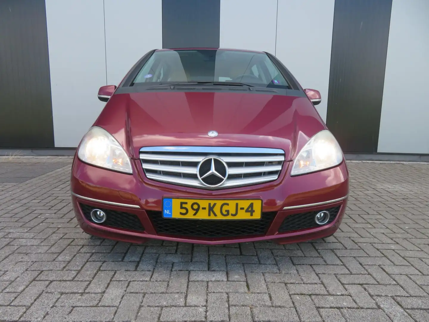 Mercedes-Benz A 160 BlueEFFICIENCY Business Class Avantgarde Rouge - 2