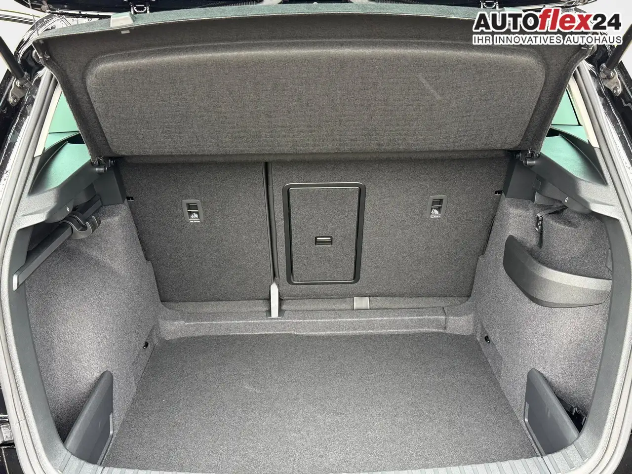 Skoda Karoq 1.5 TSI DSG Top Selection 2Zoklima 2xEinparkhil..., миниатюра 30