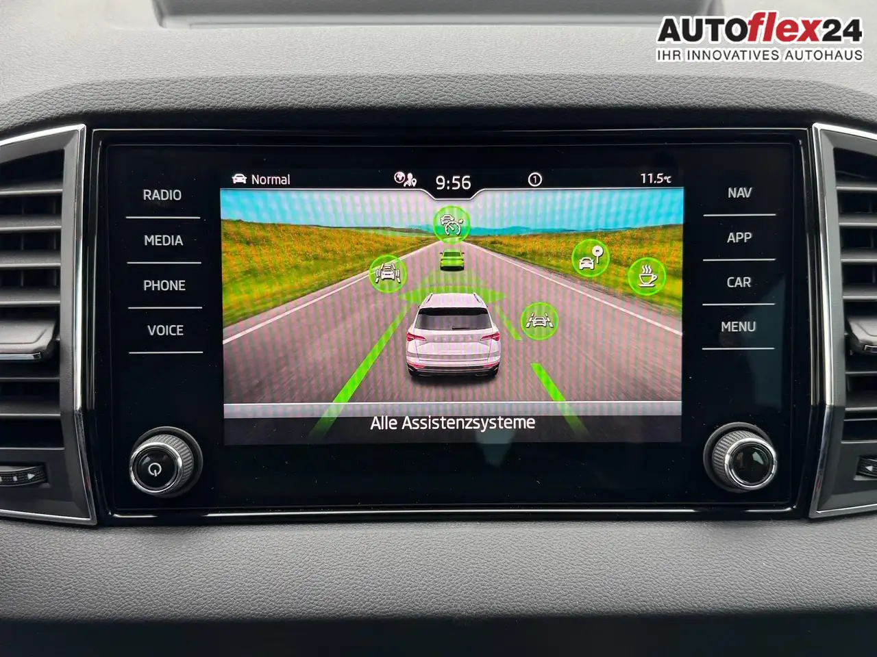 Skoda Karoq 1.5 TSI DSG Top Selection 2Zoklima 2xEinparkhil..., миниатюра 19