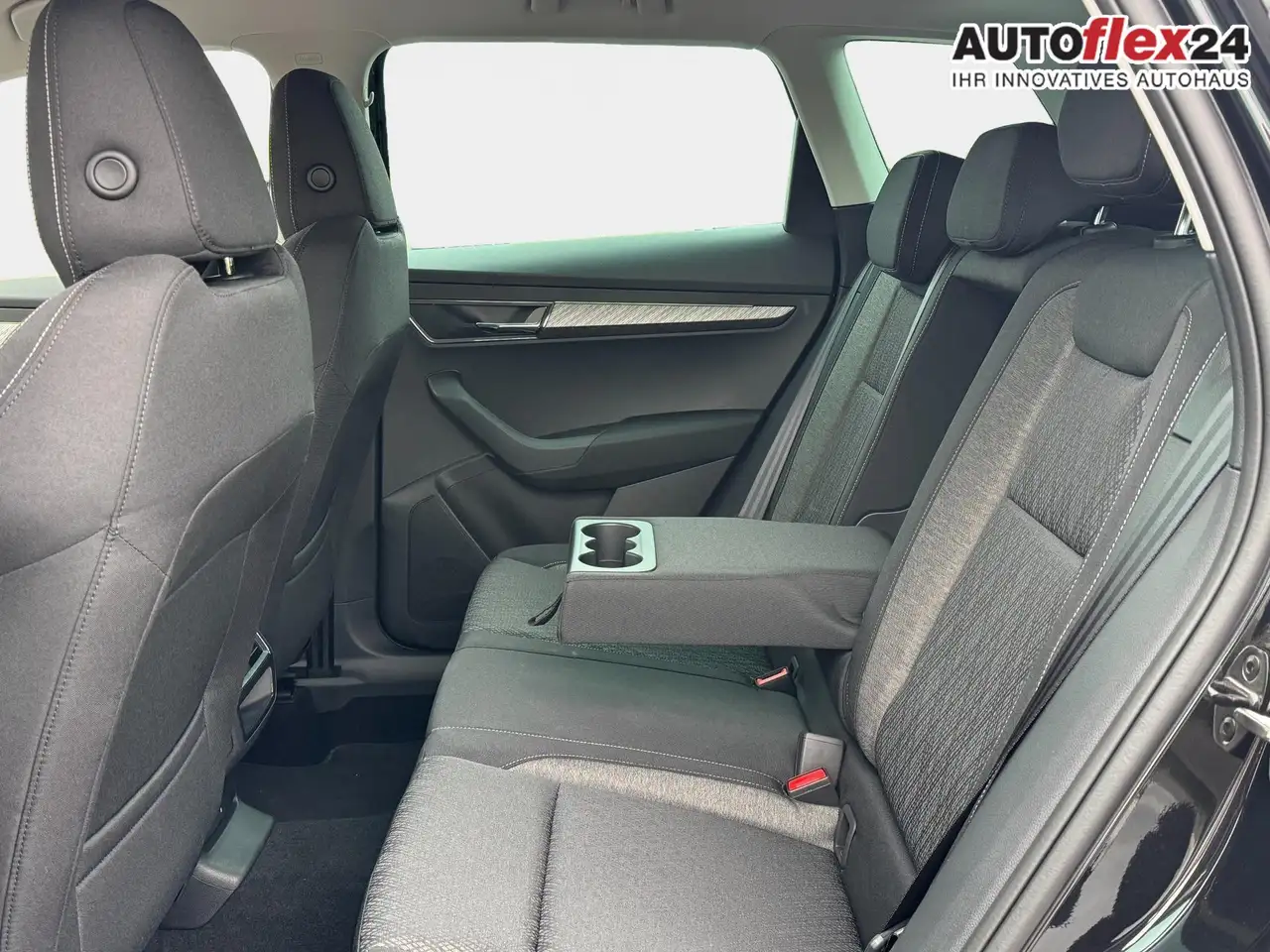 Skoda Karoq 1.5 TSI DSG Top Selection 2Zoklima 2xEinparkhil..., миниатюра 29