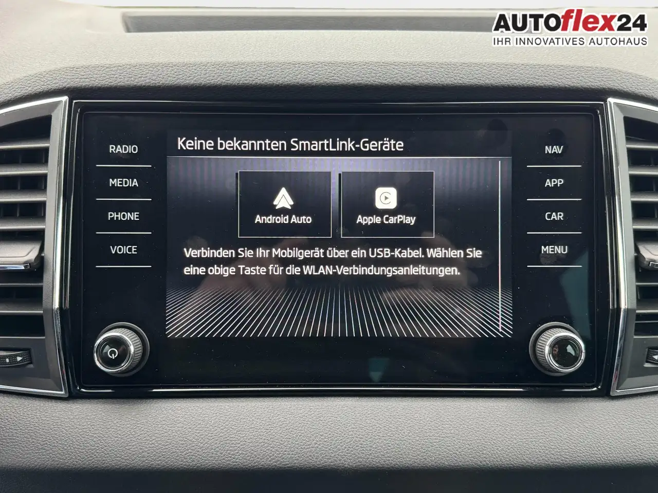 Skoda Karoq 1.5 TSI DSG Top Selection 2Zoklima 2xEinparkhil..., миниатюра 21