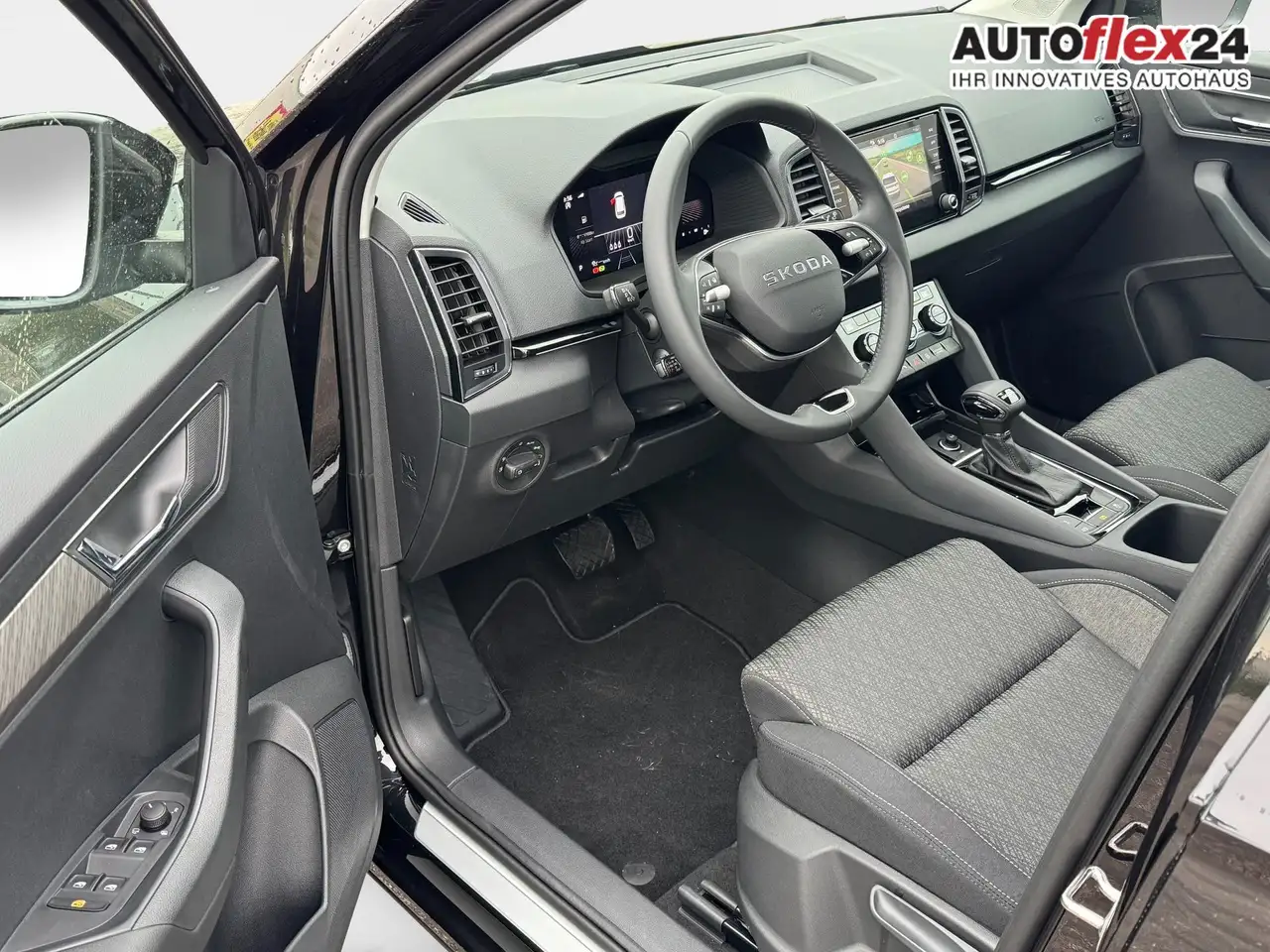 Skoda Karoq 1.5 TSI DSG Top Selection 2Zoklima 2xEinparkhil..., миниатюра 12