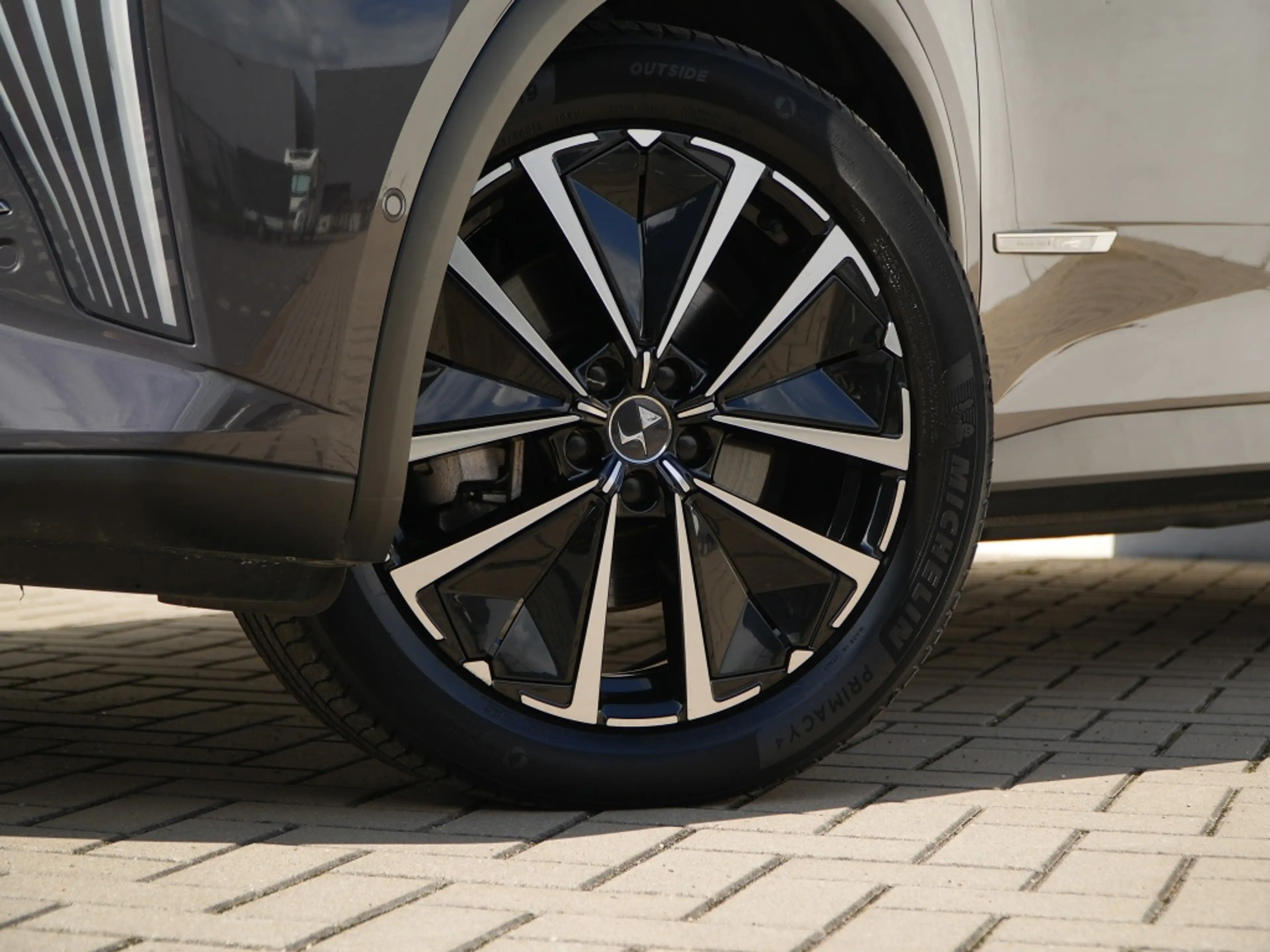 DS Automobiles DS 7 E-Tense 300 PK 4x4 Antoine de Saint Exupéry | Foca — photo 3