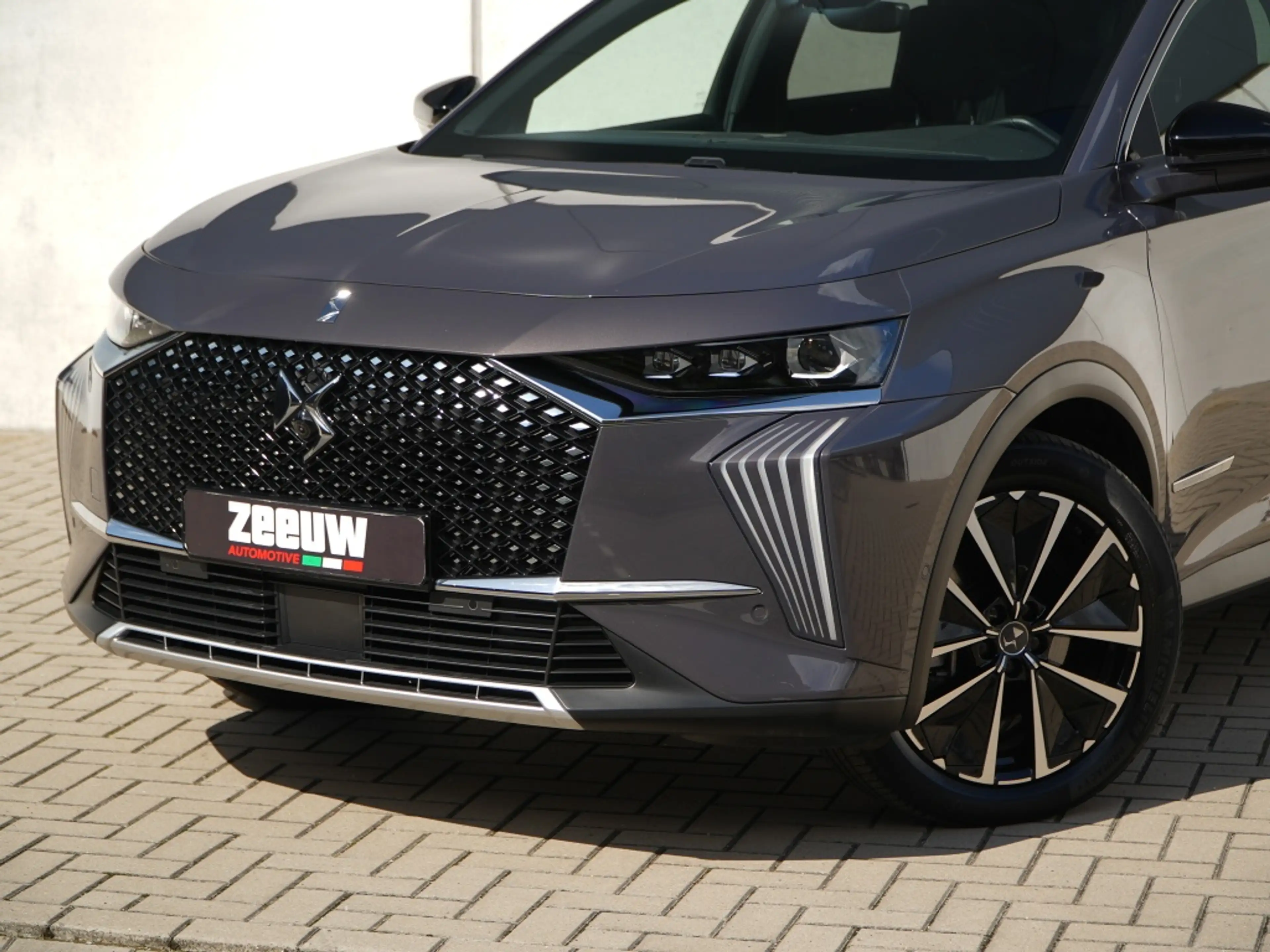 DS Automobiles DS 7 E-Tense 300 PK 4x4 Antoine de Saint Exupéry | Foca — photo 2